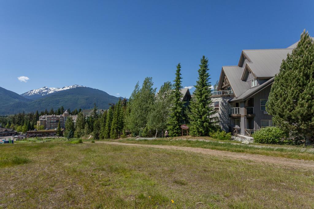 Aspens Mountain Side Resort Whistler Extérieur photo